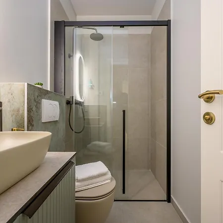Kostela Luxury سبليت