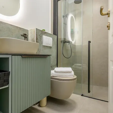 Πανσιόν Kostela Luxury 4*