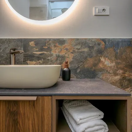 Kostela Luxury Πανσιόν