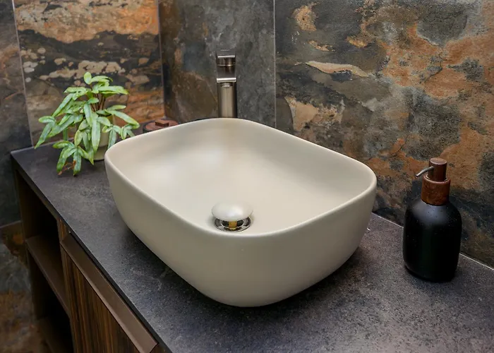 Kostela Luxury